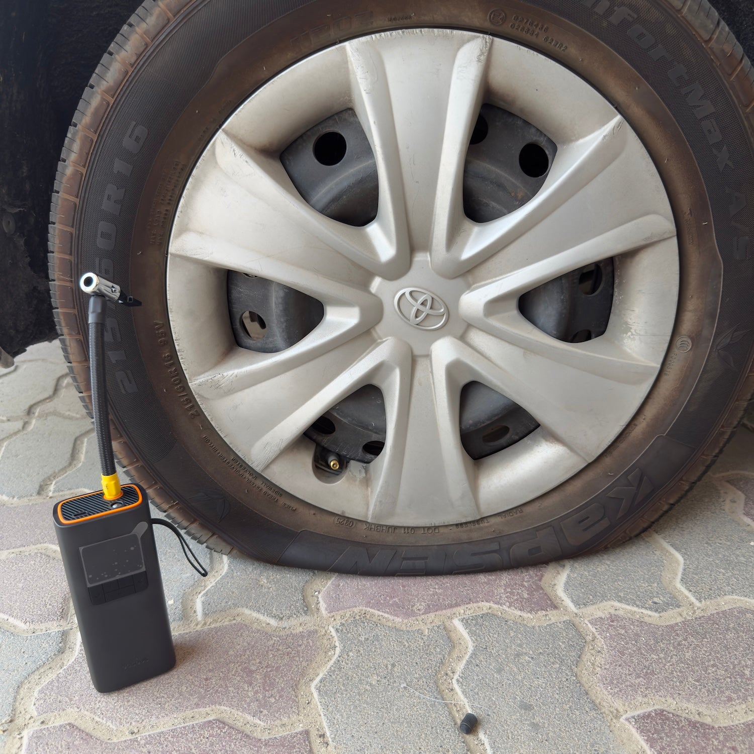 Digital tire inflator attached to a vehicle tire valve